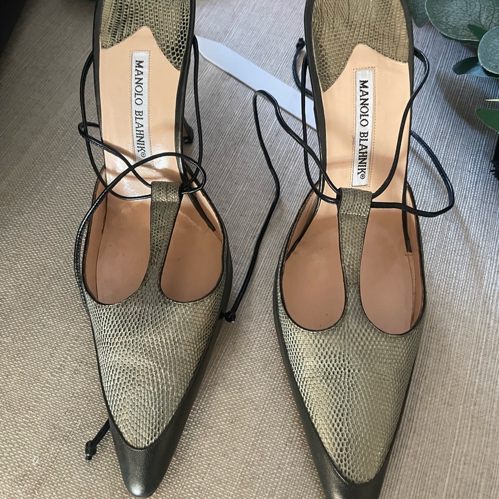 Manolo Blahnik Green Python pointy Lace-Up Heels